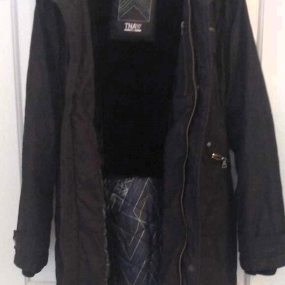 Aritzia TNA Verbier Winter Jacket - Picture 4 of 10